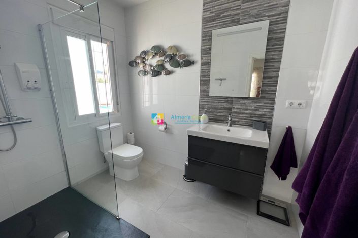 Image No.17-4 Bed Villa for sale