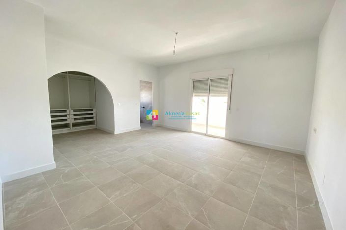 Image No.25-Villa de 4 chambres à vendre à Zurgena