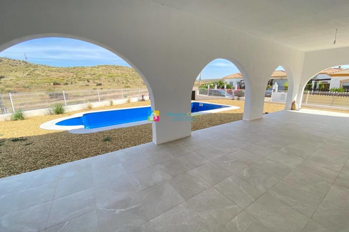 Image No.5-Villa de 4 chambres à vendre à Zurgena