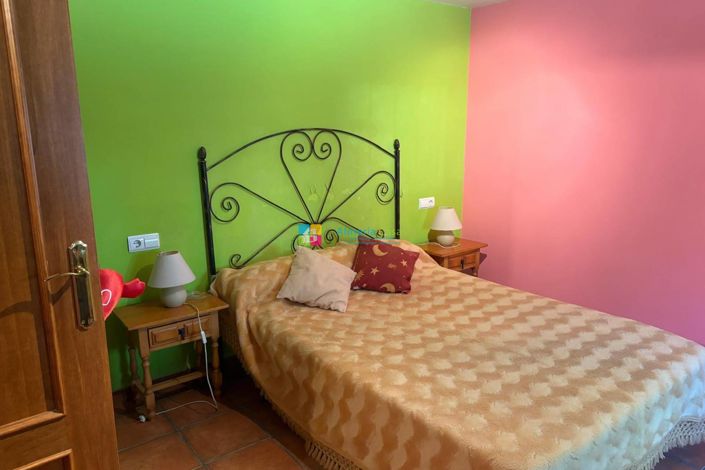 Image No.11-4 Bed Country House for sale