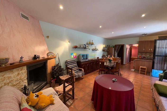 Image No.6-4 Bed Country House for sale