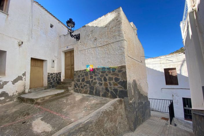Image No.1-3 Bed Townhouse for sale