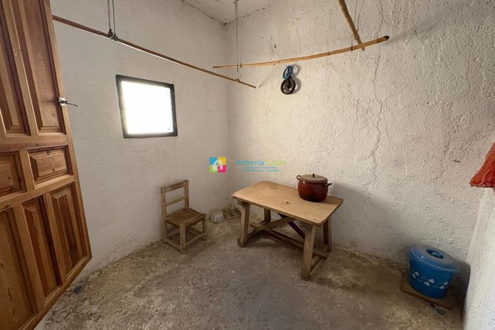 Image No.18-3 Bed Townhouse for sale