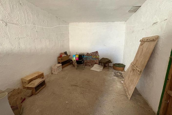 Image No.20-3 Bed Townhouse for sale