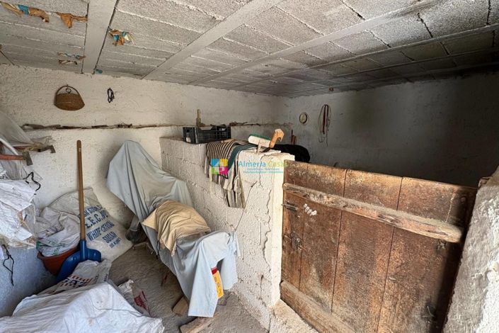 Image No.28-3 Bed Townhouse for sale