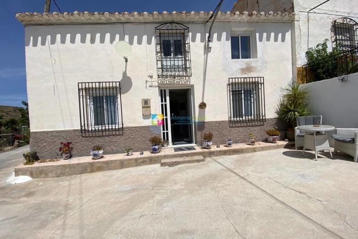 Image No.1-5 Bed Townhouse for sale