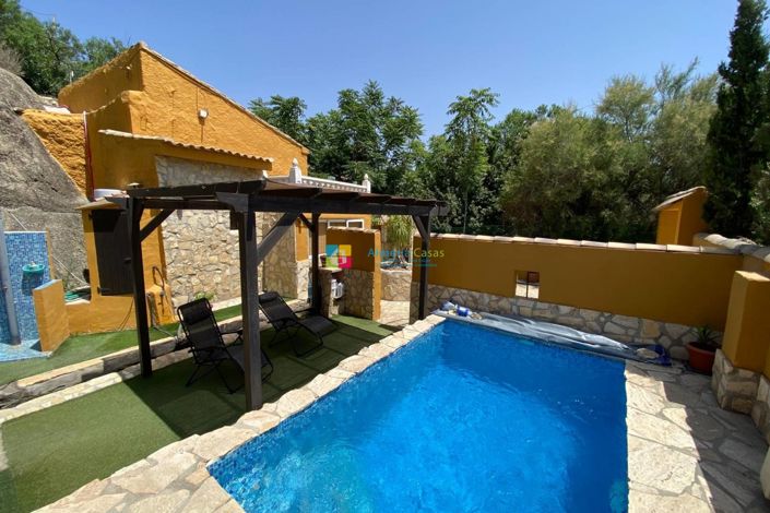 Image No.1-3 Bed Country House for sale