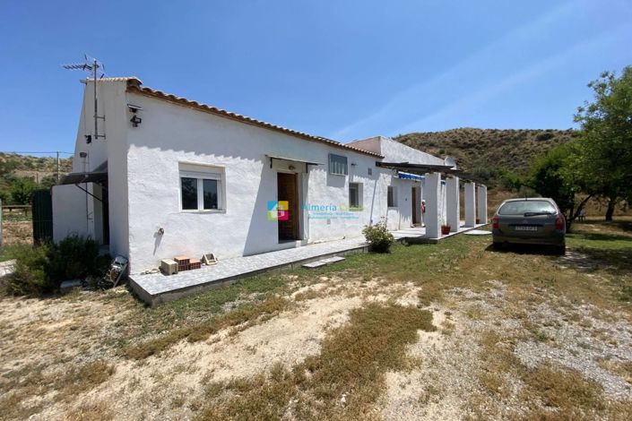 Image No.1-3 Bed Country House for sale