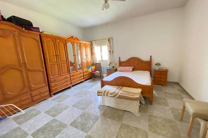 Image No.18-3 Bed Country House for sale