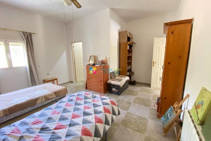 Image No.22-3 Bed Country House for sale