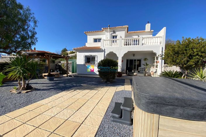 Image No.1-3 Bed Country House for sale