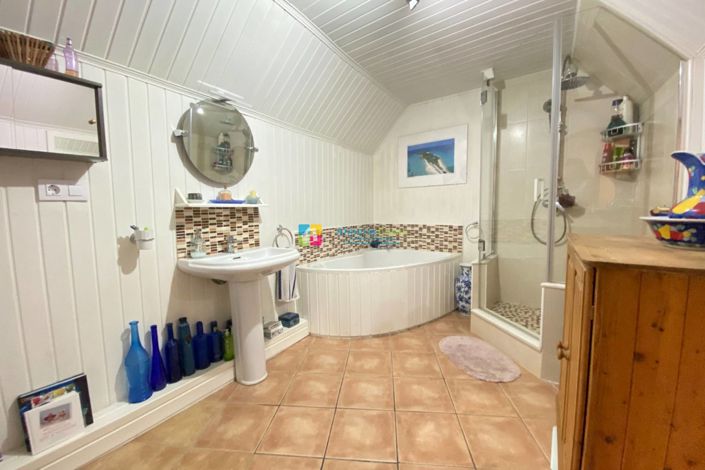 Image No.14-3 Bed Country House for sale