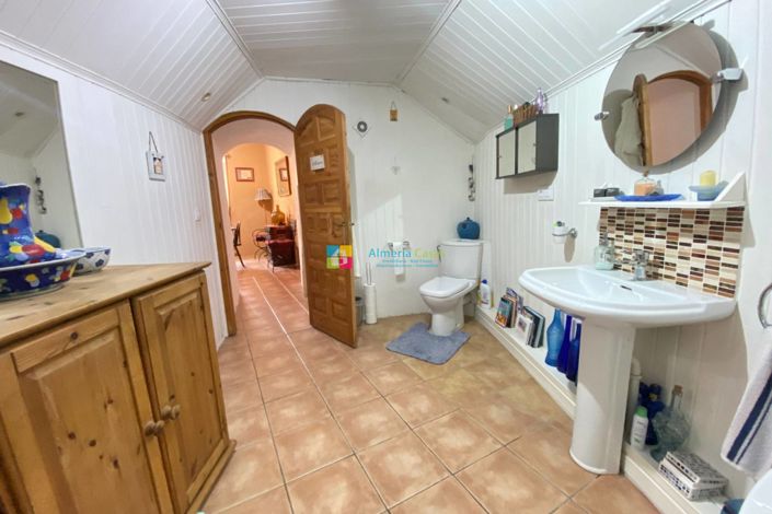 Image No.16-3 Bed Country House for sale