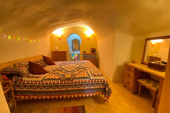 Image No.22-3 Bed Country House for sale