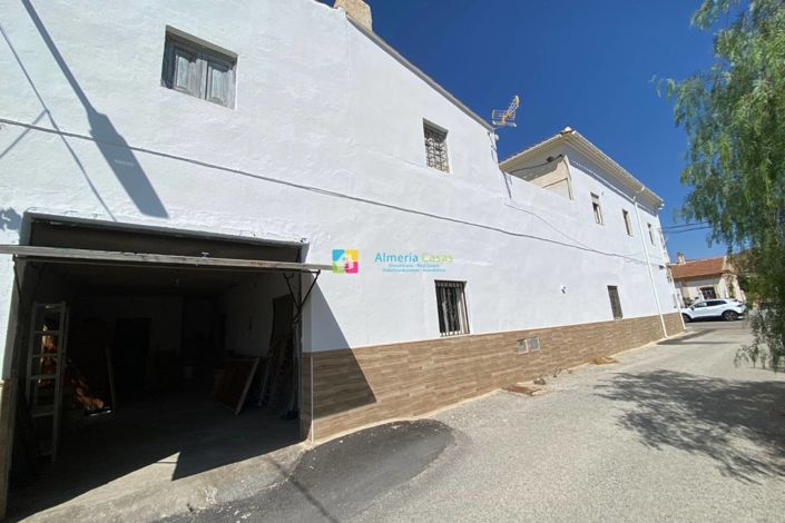 Image No.1-3 Bed Townhouse for sale