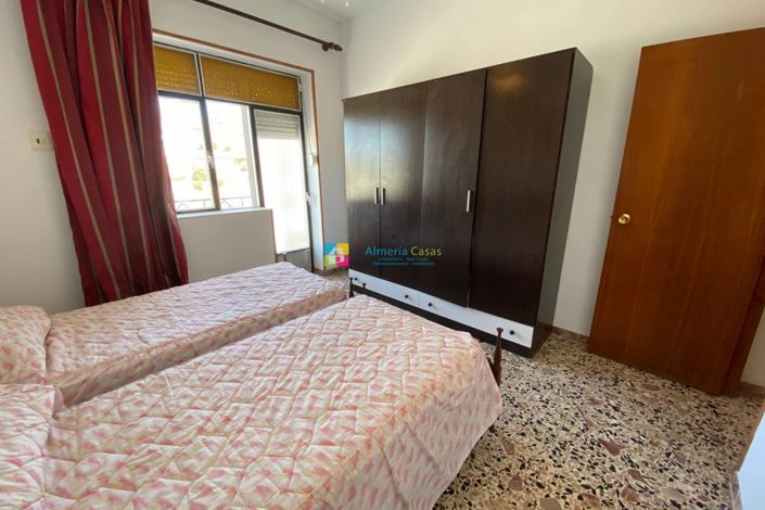 Image No.16-3 Bed Townhouse for sale