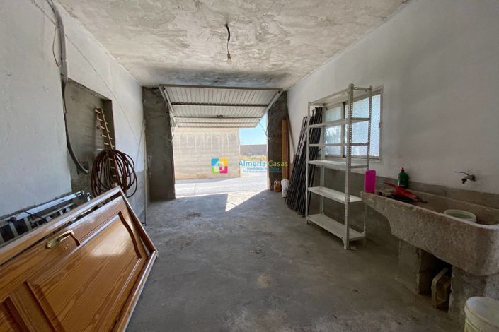 Image No.21-3 Bed Townhouse for sale