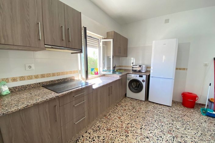 Image No.6-3 Bed Townhouse for sale