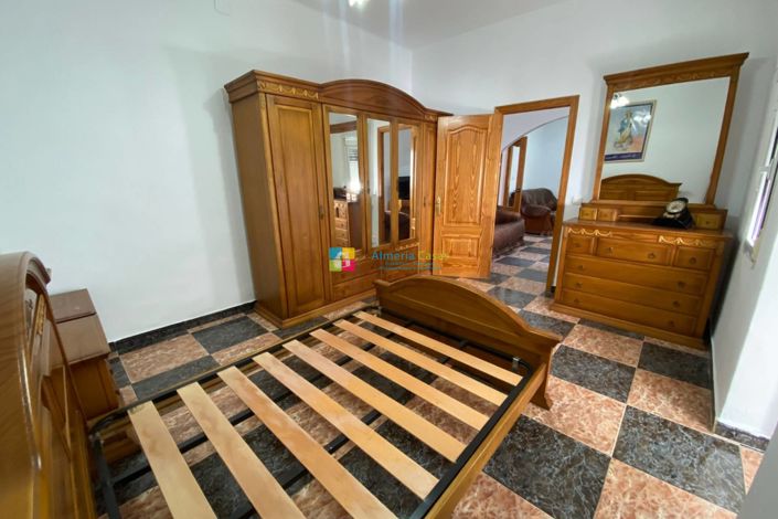 Image No.10-3 Bed Townhouse for sale