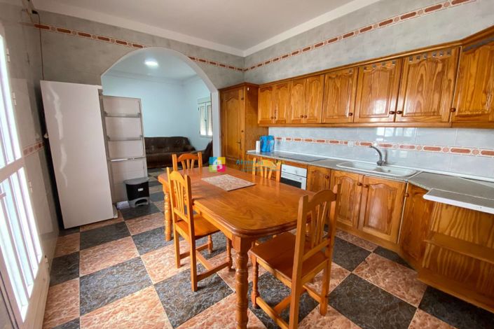 Image No.16-3 Bed Townhouse for sale