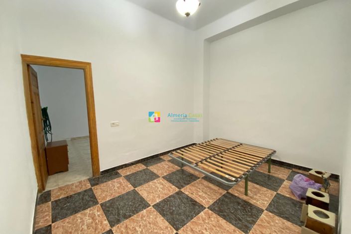 Image No.6-3 Bed Townhouse for sale