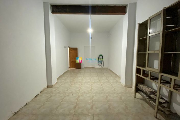 Image No.7-3 Bed Townhouse for sale