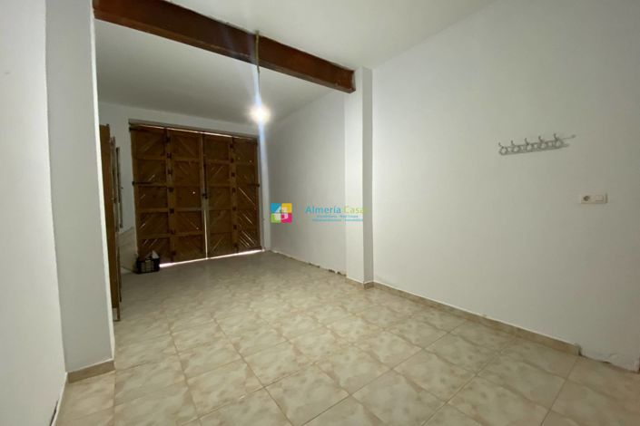 Image No.8-3 Bed Townhouse for sale