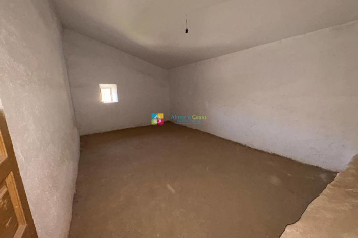 Image No.14-4 Bed Country House for sale