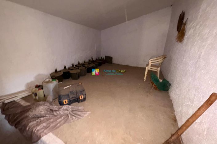 Image No.15-4 Bed Country House for sale