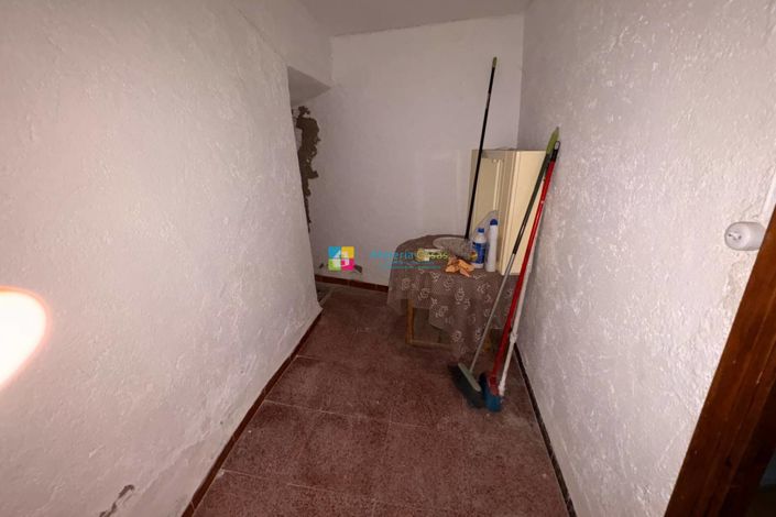 Image No.17-4 Bed Country House for sale