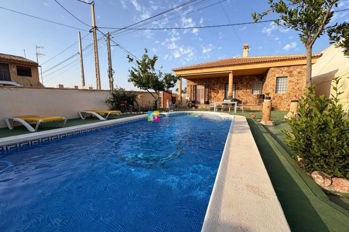 Image No.1-3 Bed Villa for sale