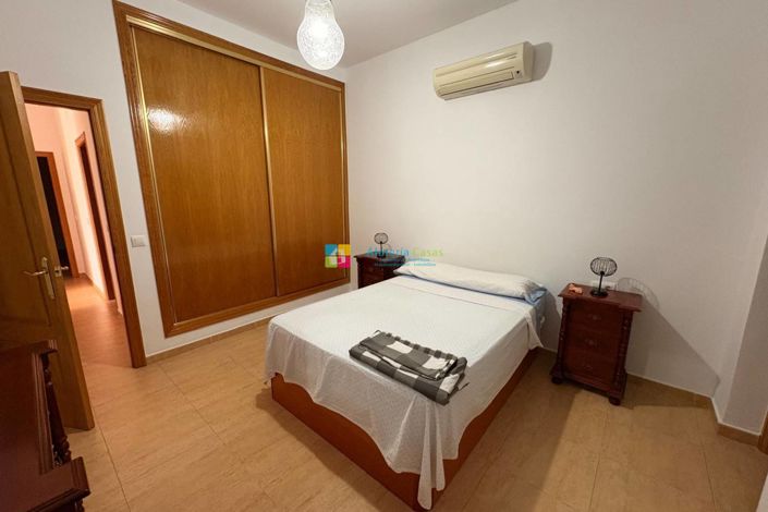 Image No.12-3 Bed Villa for sale