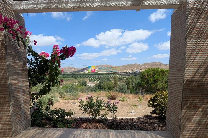 Image No.2-Maison de campagne de 4 chambres à vendre à Almanzora