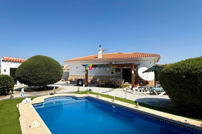 Image No.1-3 Bed Villa for sale
