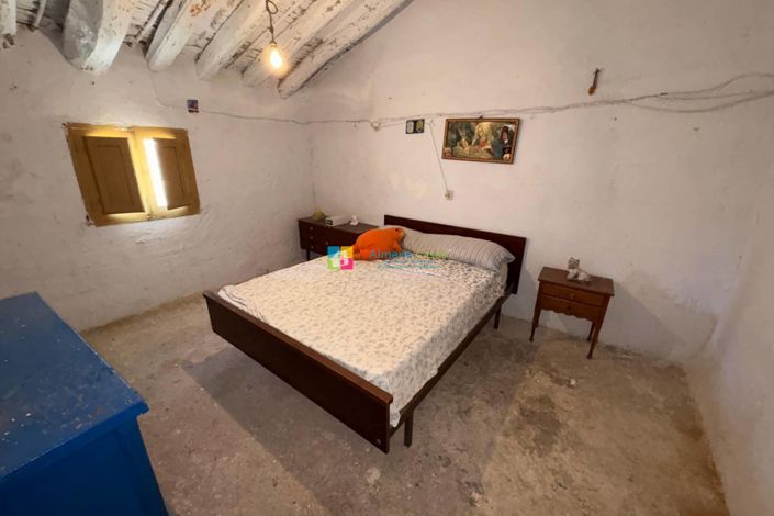 Image No.24-5 Bed Townhouse for sale