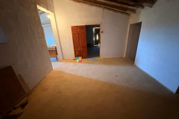 Image No.28-3 Bed Townhouse for sale