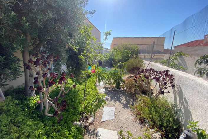 Image No.13-3 Bed Townhouse for sale