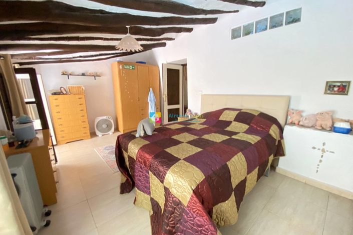 Image No.23-3 Bed Townhouse for sale