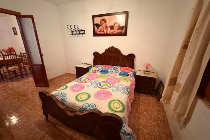 Image No.10-3 Bed Country House for sale