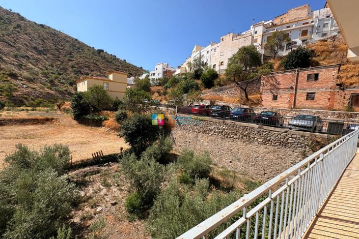 Image No.50-8 Bed Townhouse for sale