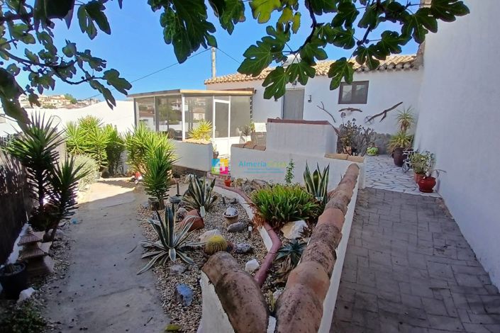 Image No.1-2 Bed Country House for sale
