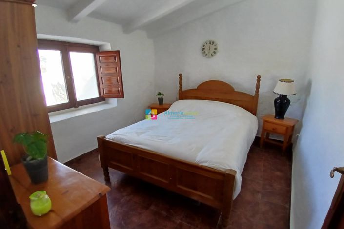 Image No.13-2 Bed Country House for sale