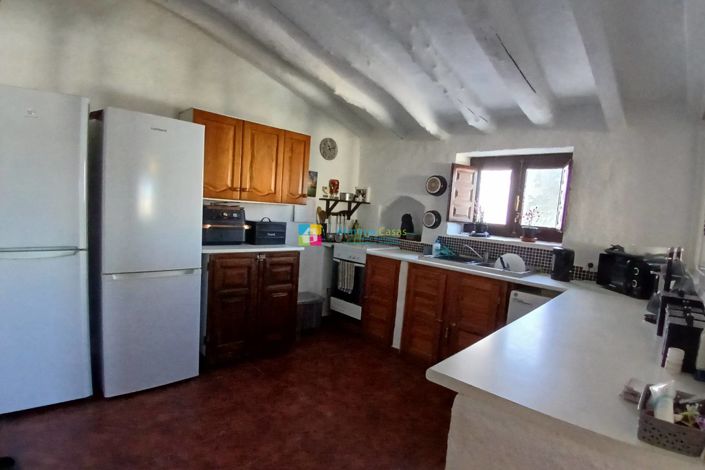 Image No.7-2 Bed Country House for sale