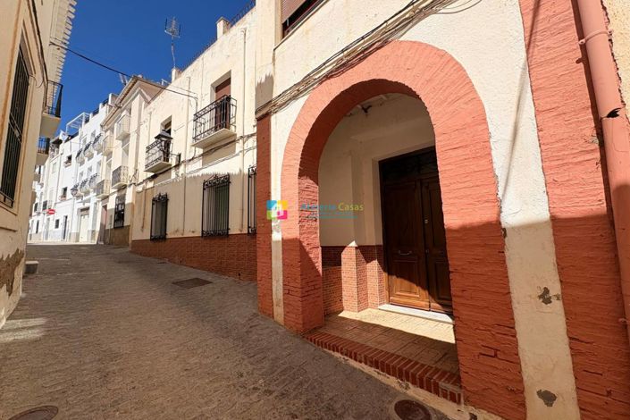 Image No.1-Maison de ville de 10 chambres à vendre à Serón