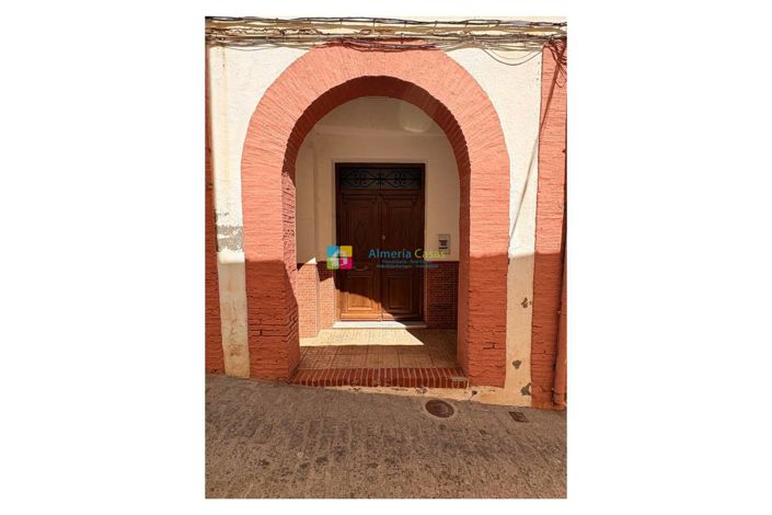 Image No.2-Maison de ville de 10 chambres à vendre à Serón