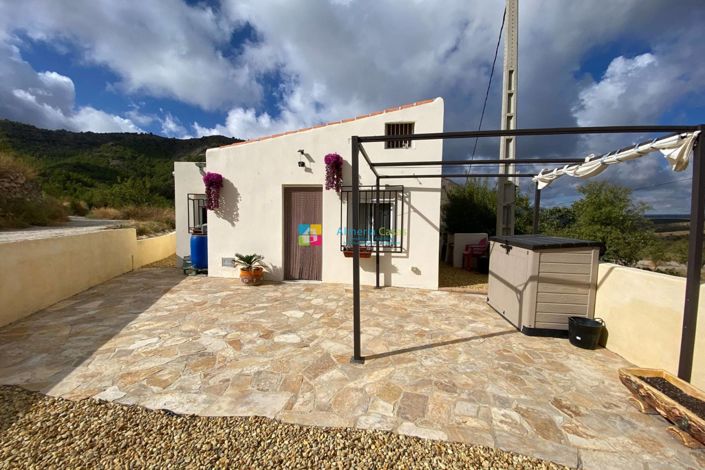 Image No.2-Maison de campagne de 3 chambres à vendre à Oria