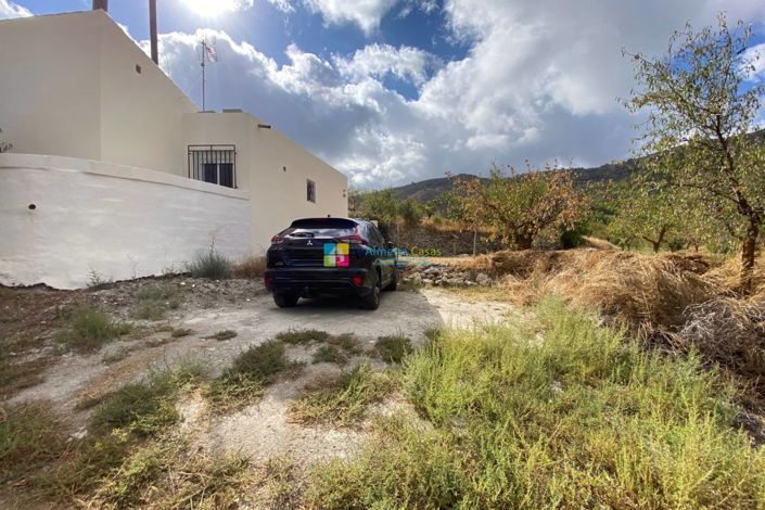 Image No.22-3 Bed Country House for sale