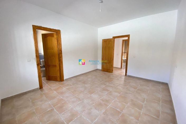 Image No.14-3 Bed Villa for sale