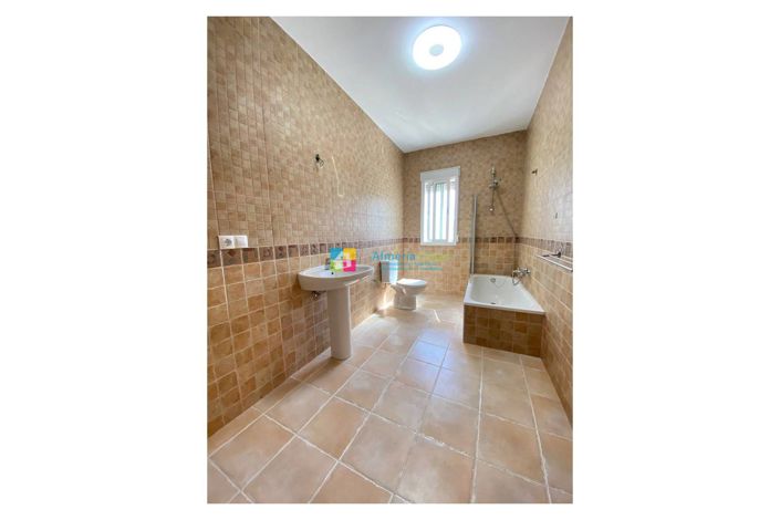 Image No.18-3 Bed Villa for sale