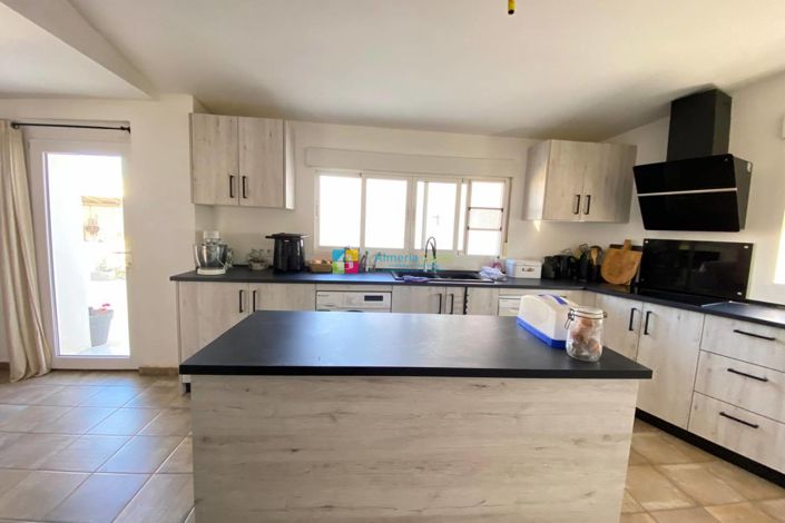 Image No.14-3 Bed Country House for sale